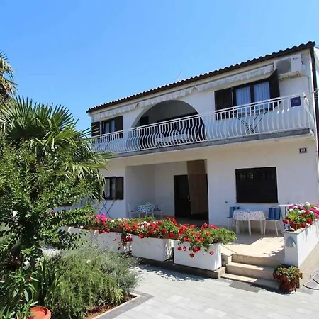 Malinska,krk, Primorje-gorski Kotar 8 Apartment *
